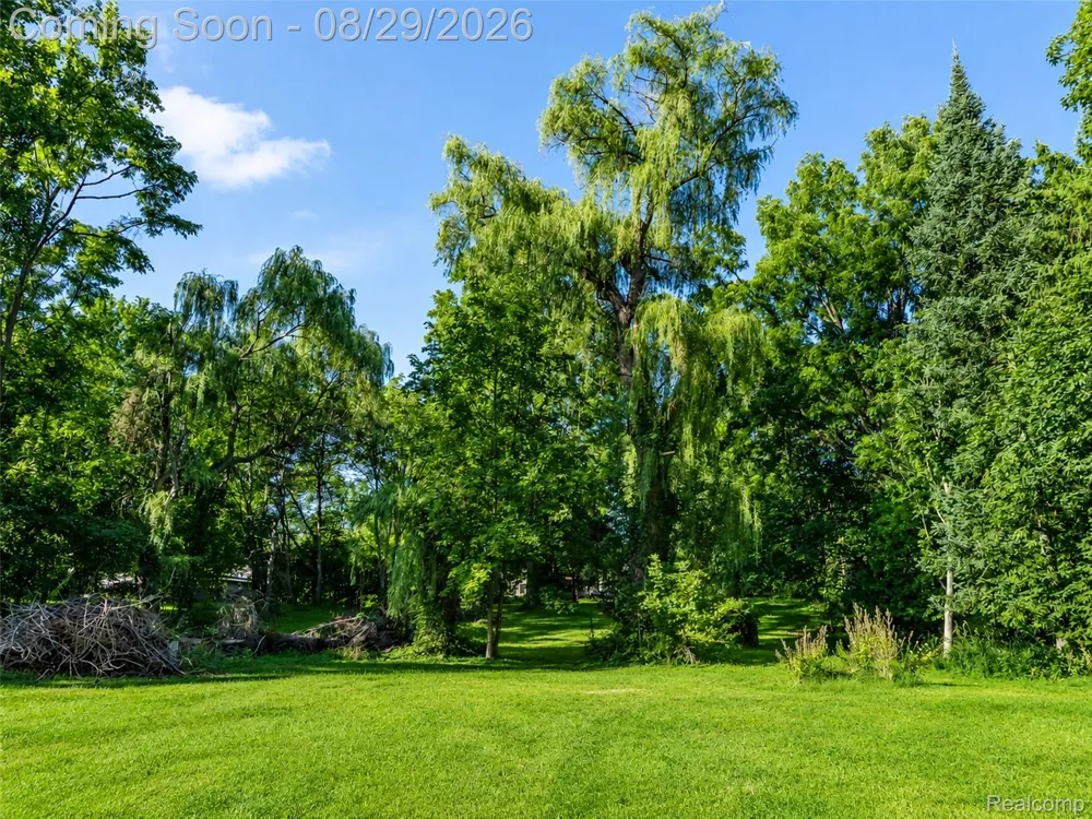 3216 Warren Drive Waterford Charter Township, MI 48329