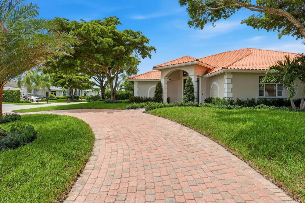 950 Greensward Lane Delray Beach, FL 33445