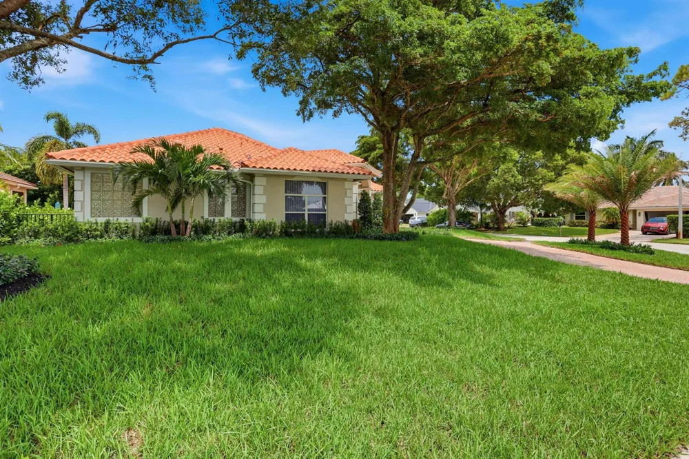 950 Greensward Lane Delray Beach, FL 33445