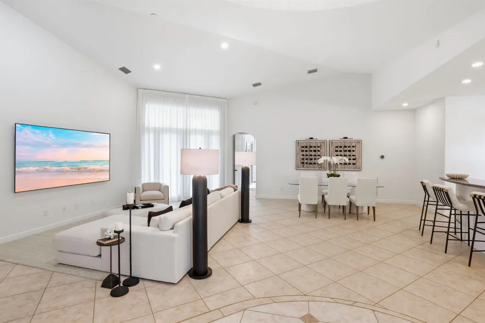 950 Greensward Lane Delray Beach, FL 33445