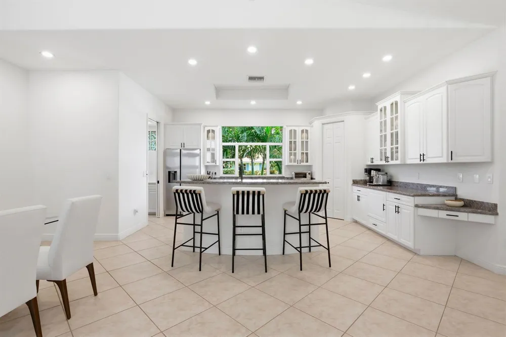950 Greensward Lane Delray Beach, FL 33445