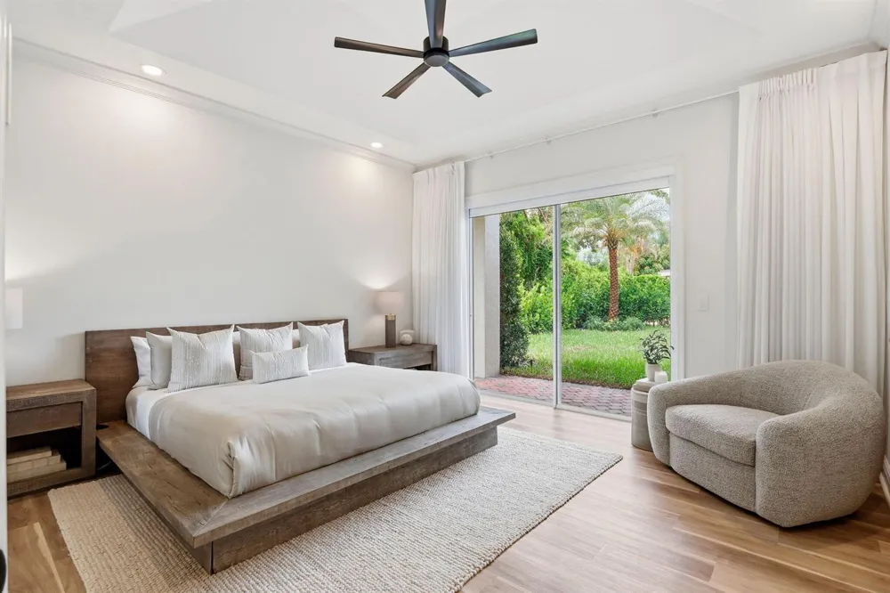 950 Greensward Lane Delray Beach, FL 33445