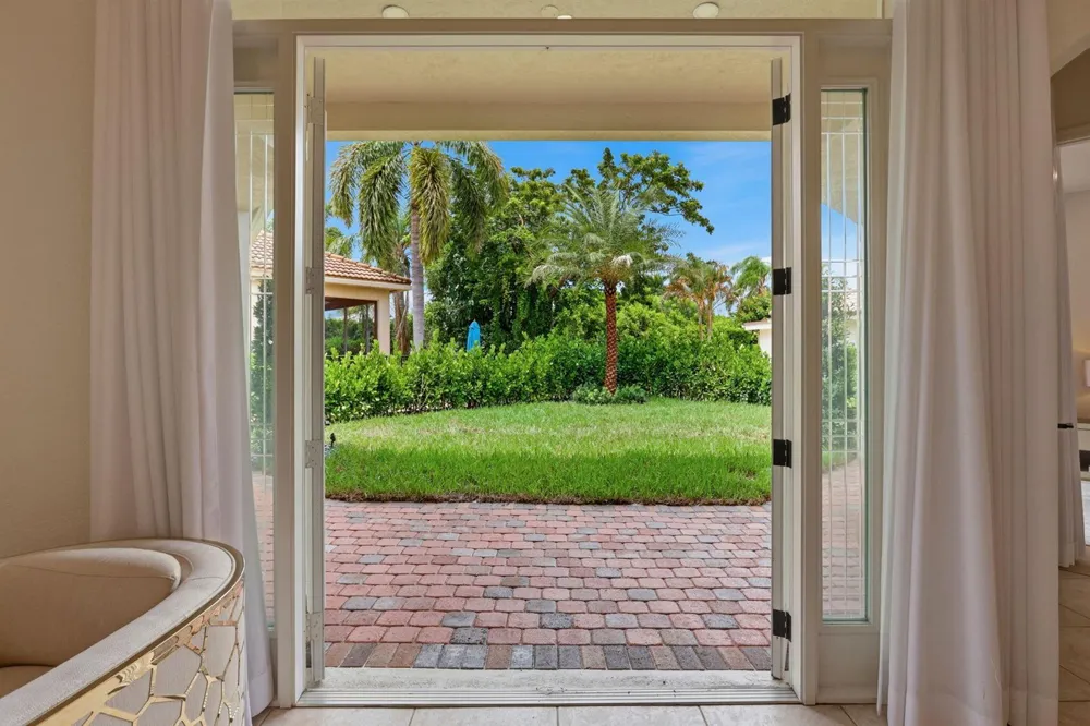 950 Greensward Lane Delray Beach, FL 33445