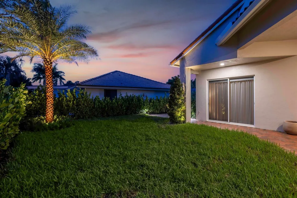 950 Greensward Lane Delray Beach, FL 33445