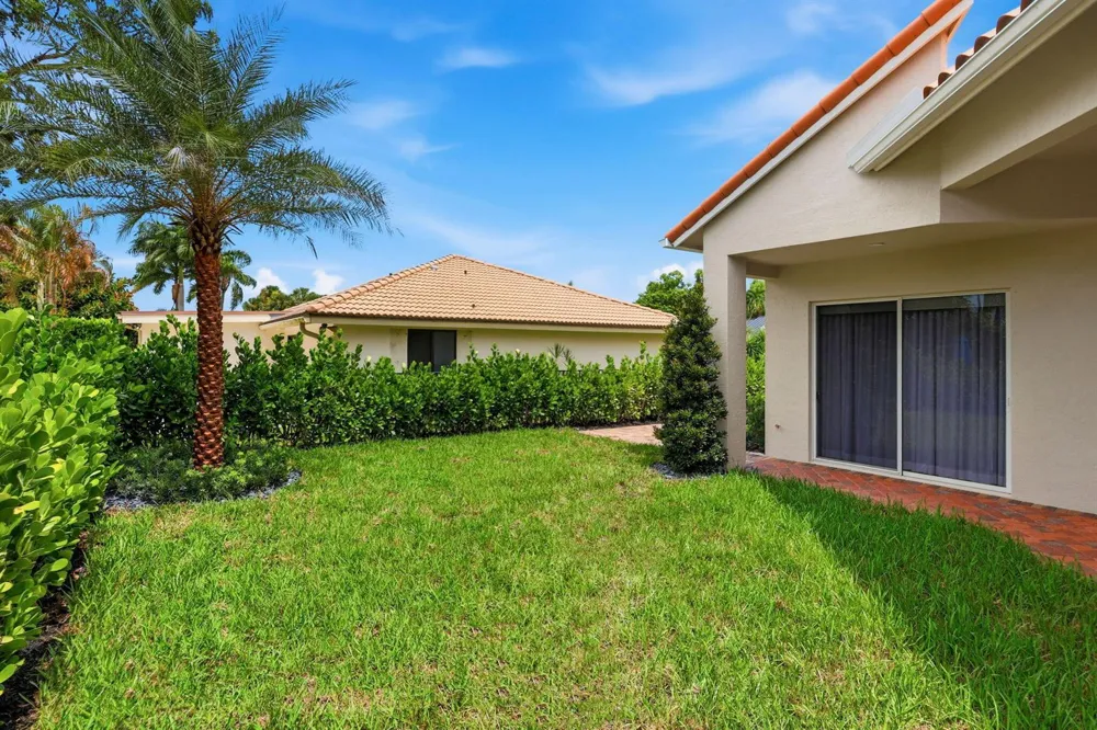 950 Greensward Lane Delray Beach, FL 33445