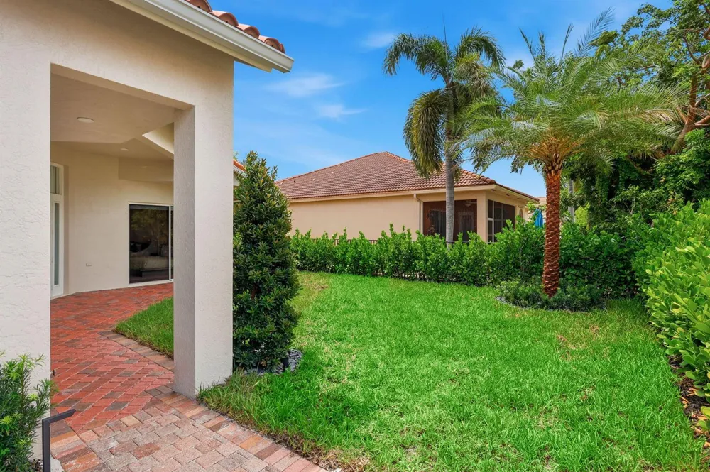 950 Greensward Lane Delray Beach, FL 33445