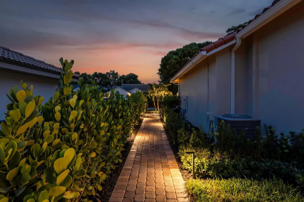 950 Greensward Lane Delray Beach, FL 33445