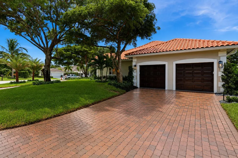 950 Greensward Lane Delray Beach, FL 33445