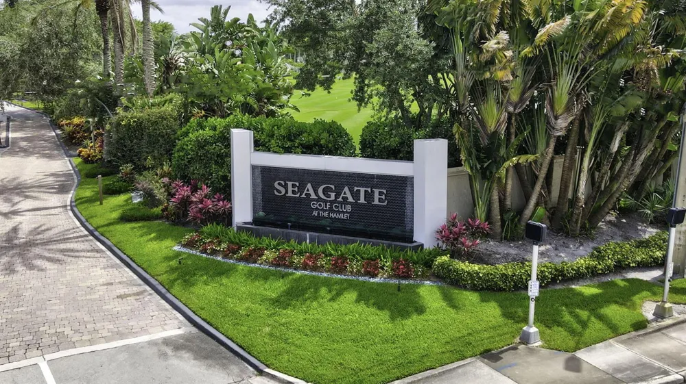 950 Greensward Lane Delray Beach, FL 33445