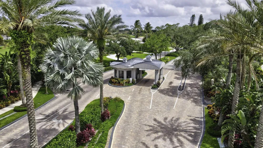 950 Greensward Lane Delray Beach, FL 33445
