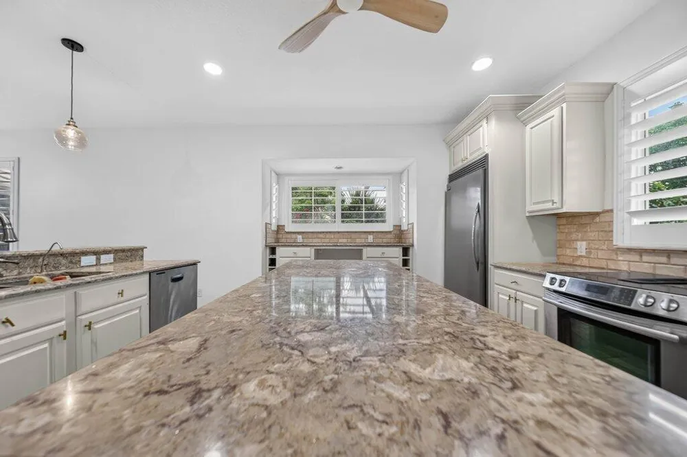 15 W HIGH POINT ROAD Sewalls Point, FL 34996