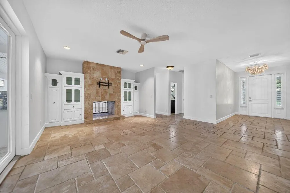 15 W HIGH POINT ROAD Sewalls Point, FL 34996