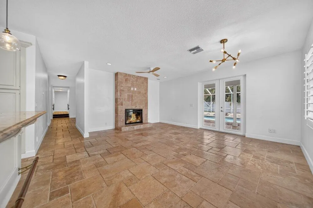 15 W HIGH POINT ROAD Sewalls Point, FL 34996