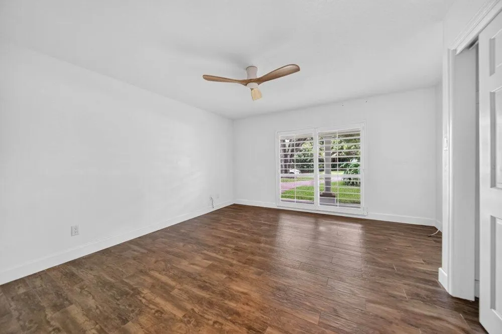 15 W HIGH POINT ROAD Sewalls Point, FL 34996