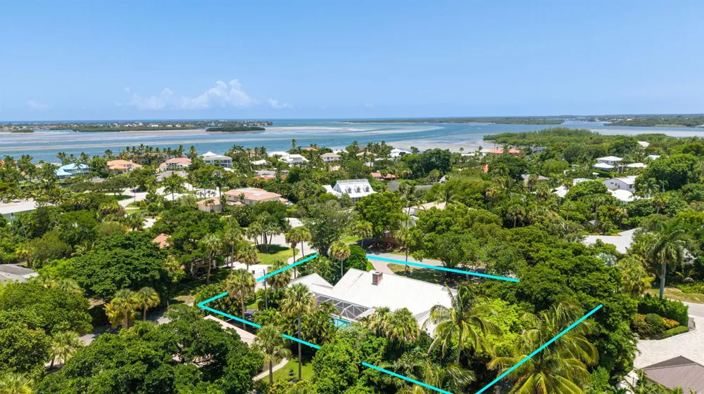 15 W HIGH POINT ROAD Sewalls Point, FL 34996