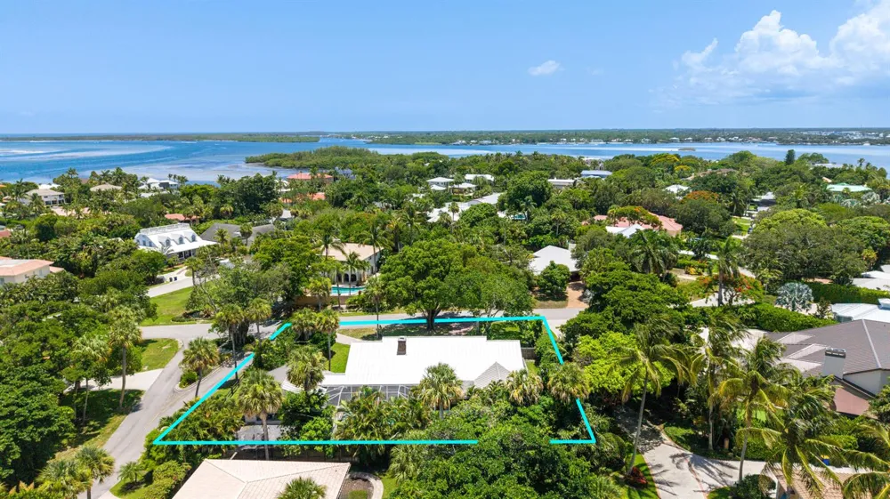 15 W HIGH POINT ROAD Sewalls Point, FL 34996