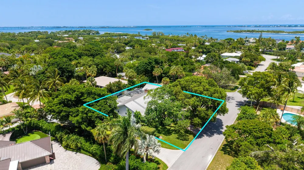 15 W HIGH POINT ROAD Sewalls Point, FL 34996