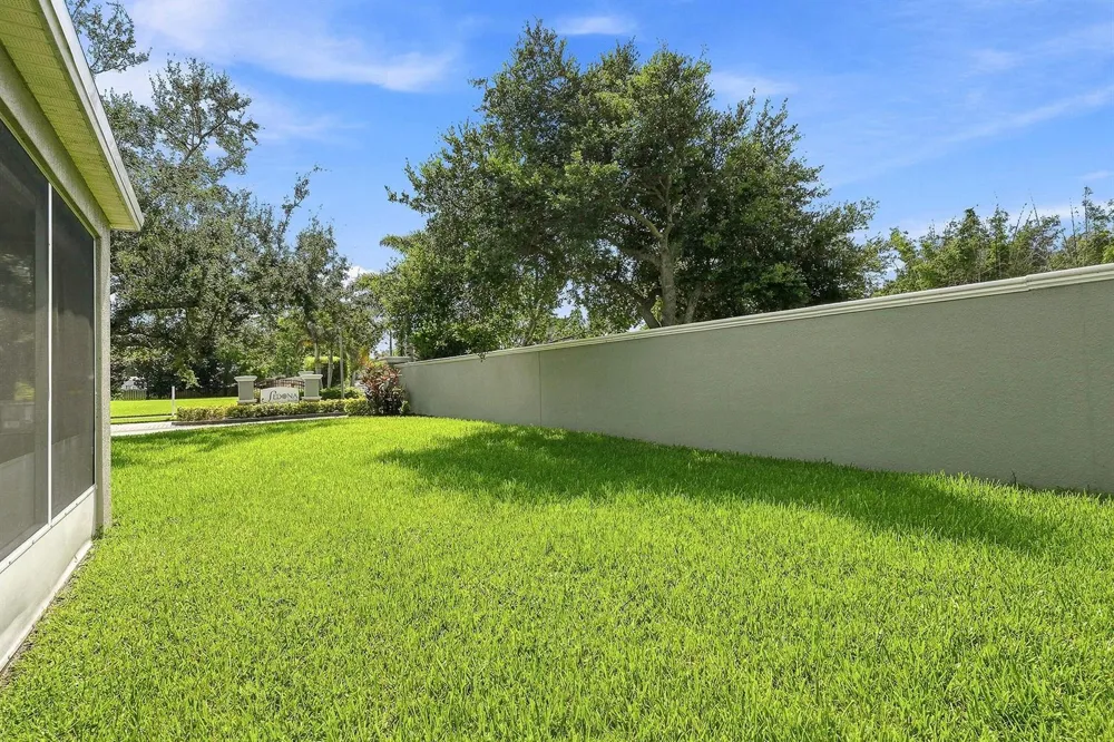 815 Greenleaf Circle Vero Beach, FL 32960
