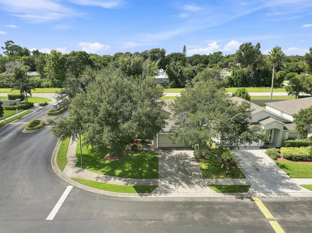 815 Greenleaf Circle Vero Beach, FL 32960