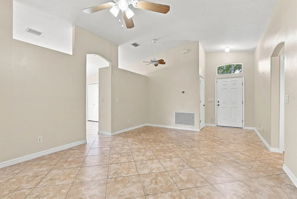 815 Greenleaf Circle Vero Beach, FL 32960
