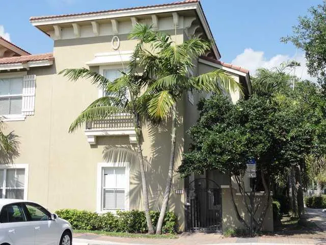 101 Lake Monterey Circle #101 Boynton Beach, FL 33426