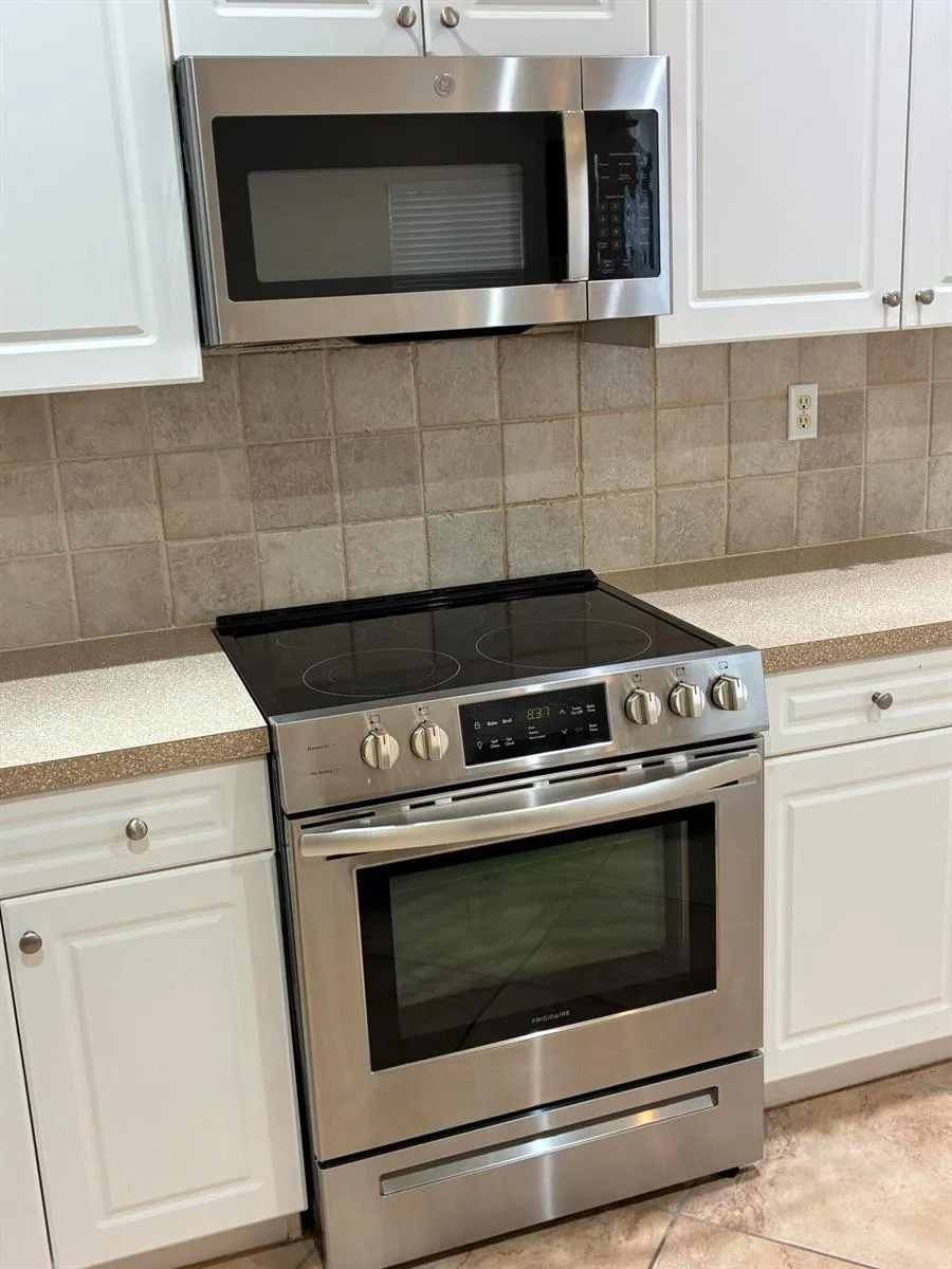 101 Lake Monterey Circle #101 Boynton Beach, FL 33426