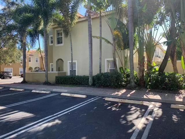 101 Lake Monterey Circle #101 Boynton Beach, FL 33426