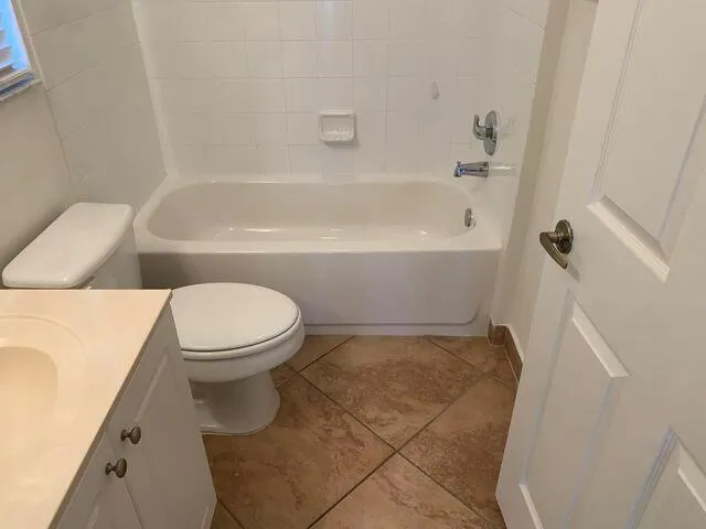 101 Lake Monterey Circle #101 Boynton Beach, FL 33426