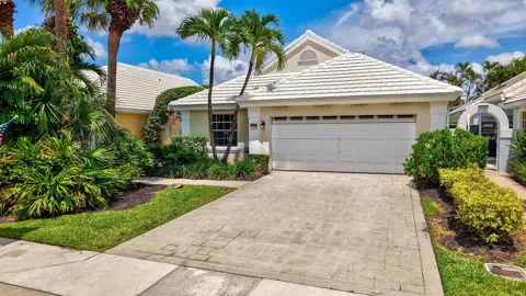 944 Dickens Place