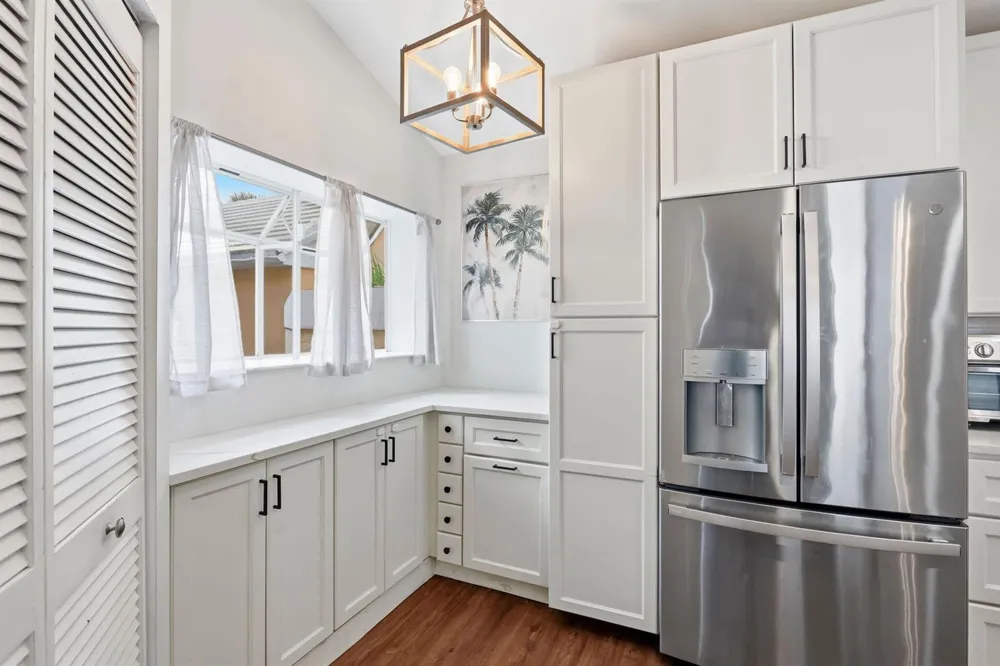 944 Dickens Place West Palm Beach, FL 33411