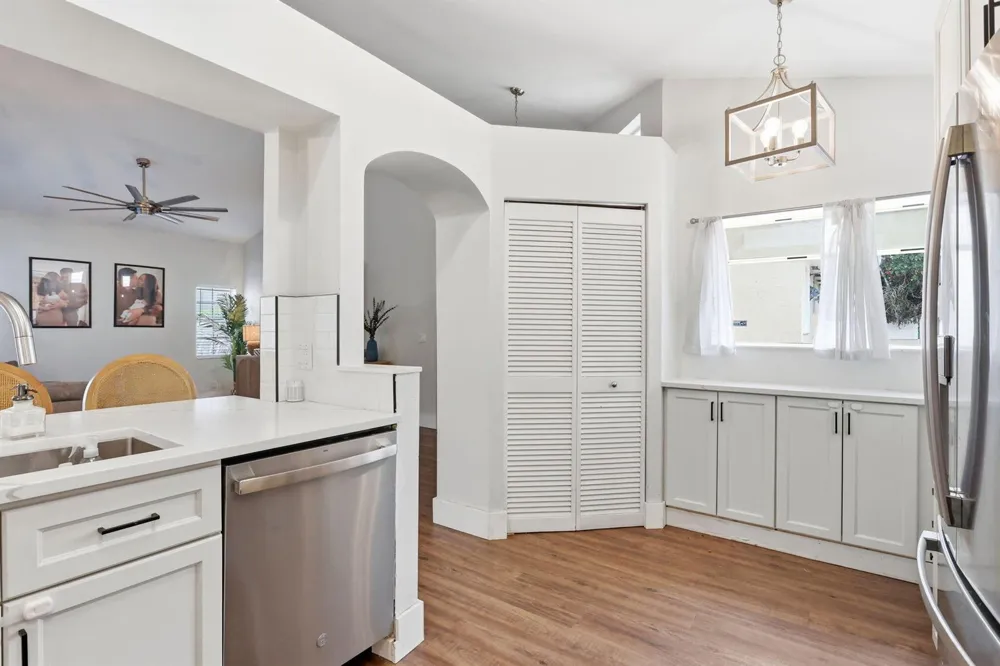 944 Dickens Place West Palm Beach, FL 33411