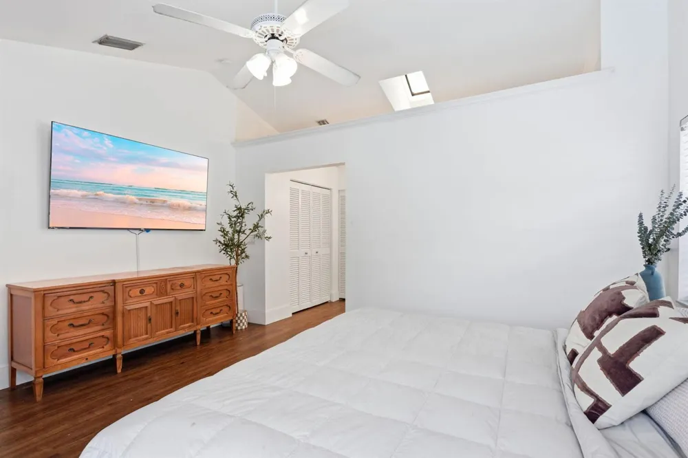944 Dickens Place West Palm Beach, FL 33411