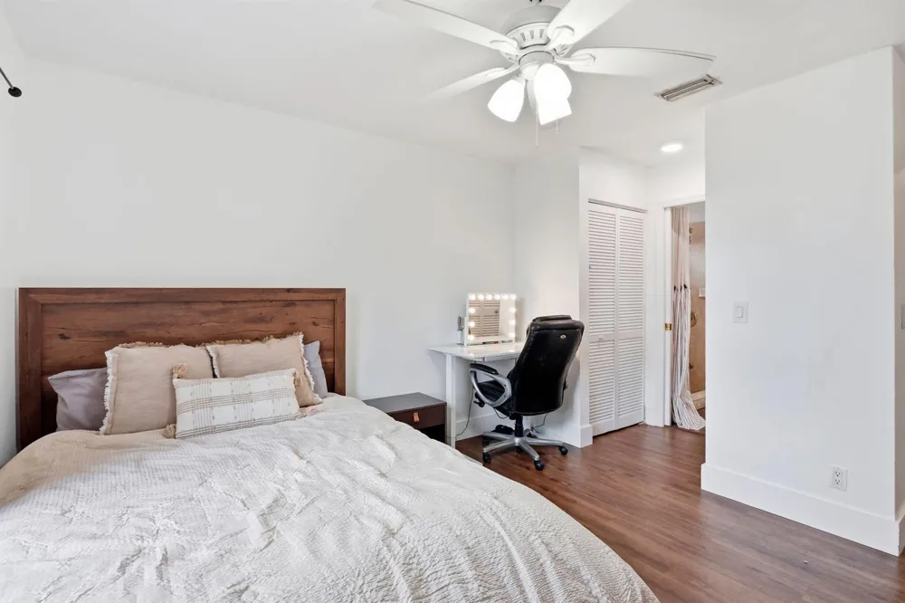 944 Dickens Place West Palm Beach, FL 33411