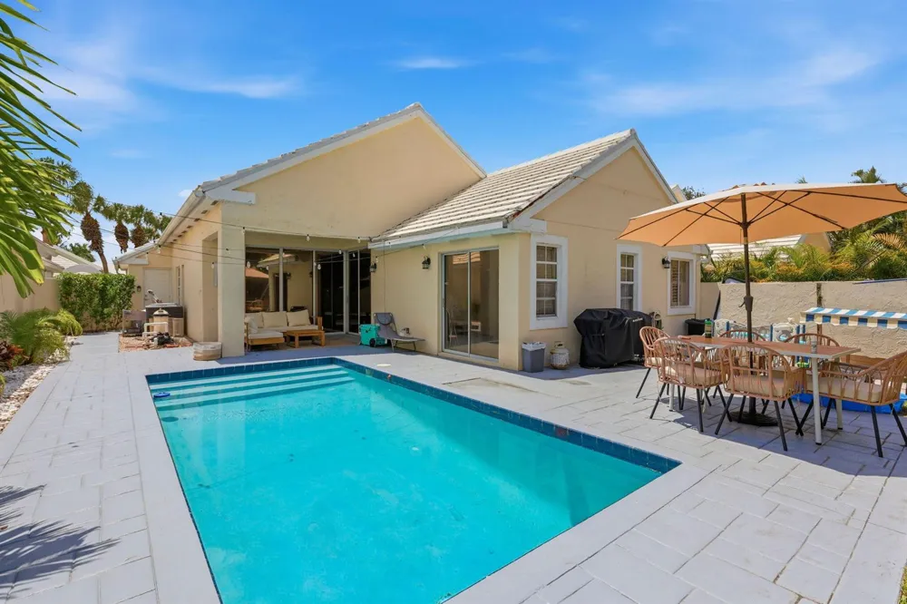 944 Dickens Place West Palm Beach, FL 33411