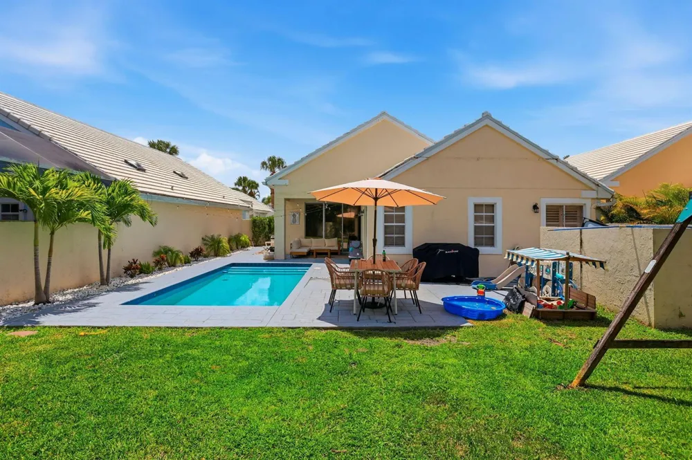 944 Dickens Place West Palm Beach, FL 33411