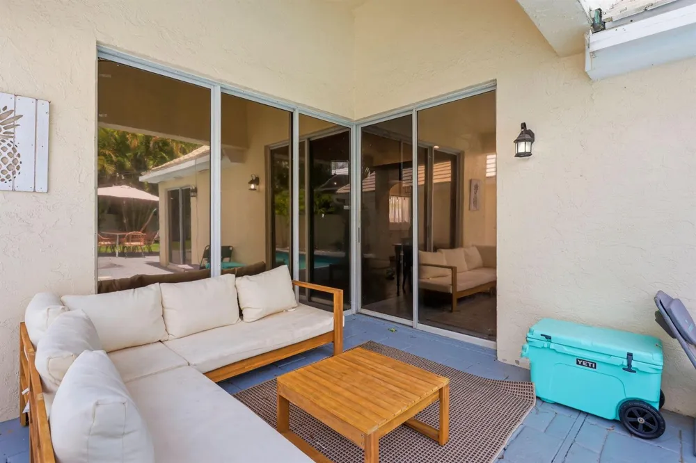 944 Dickens Place West Palm Beach, FL 33411