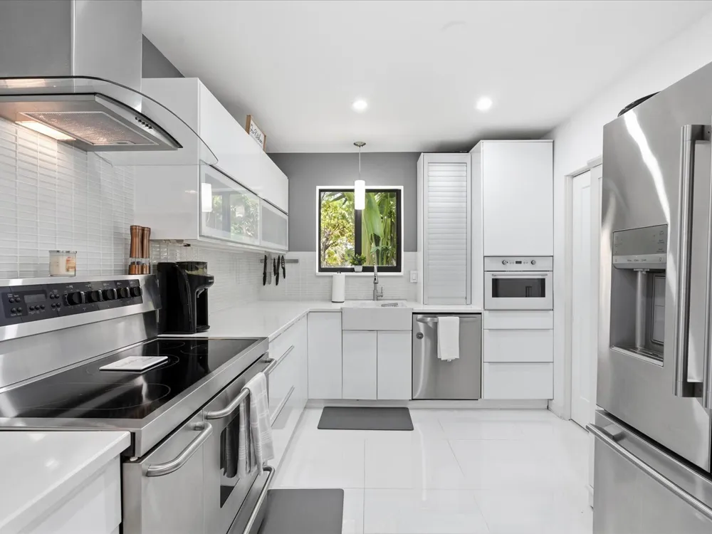 2860 MONROE STREET Hollywood, FL 33020