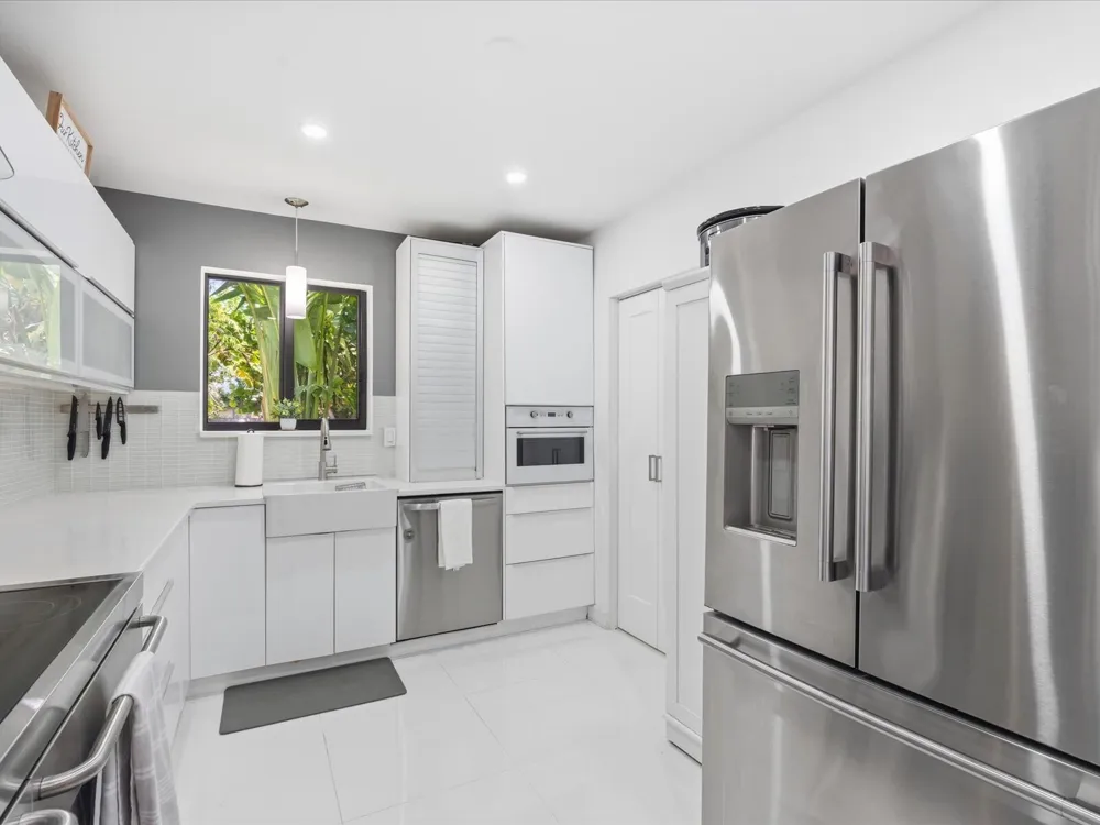 2860 MONROE STREET Hollywood, FL 33020
