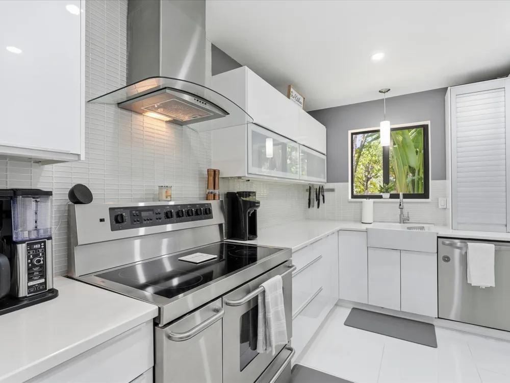2860 MONROE STREET Hollywood, FL 33020