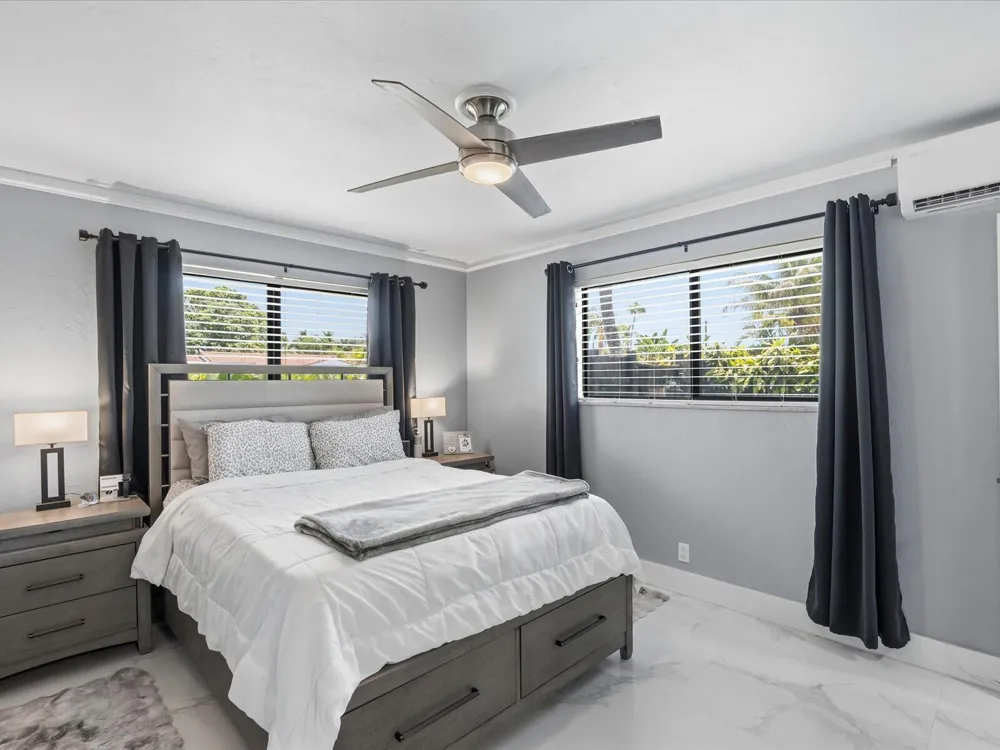 2860 MONROE STREET Hollywood, FL 33020
