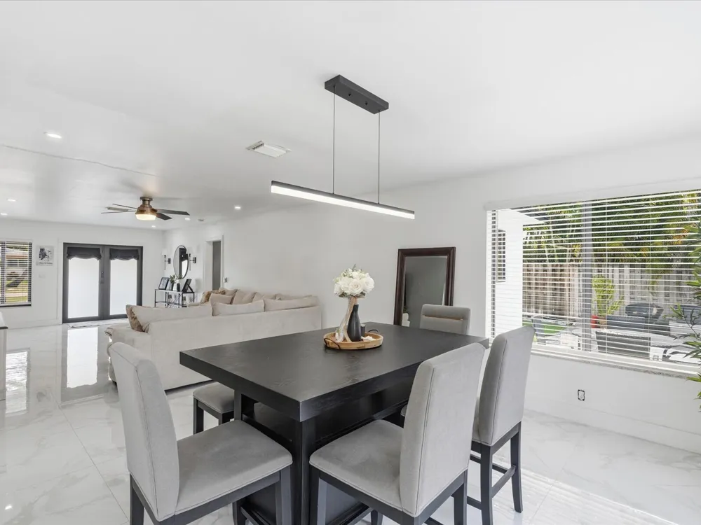 2860 MONROE STREET Hollywood, FL 33020
