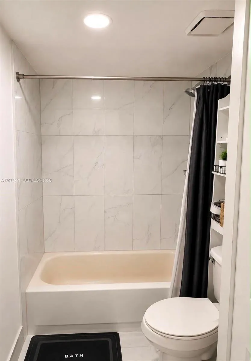 1200 SW 118th Ter #1200 Davie, FL 33325