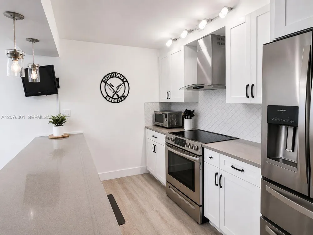 1200 SW 118th Ter #1200 Davie, FL 33325
