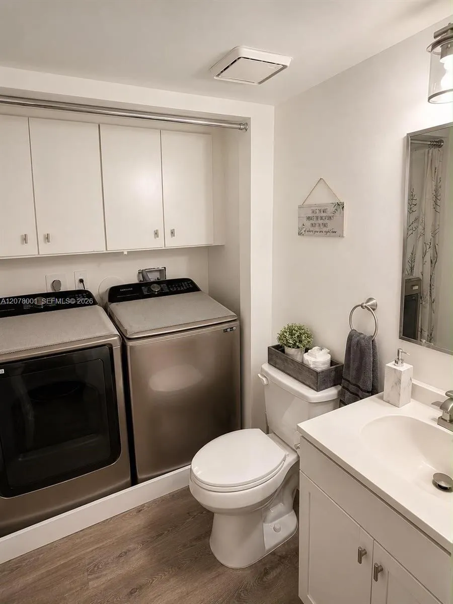 1200 SW 118th Ter #1200 Davie, FL 33325