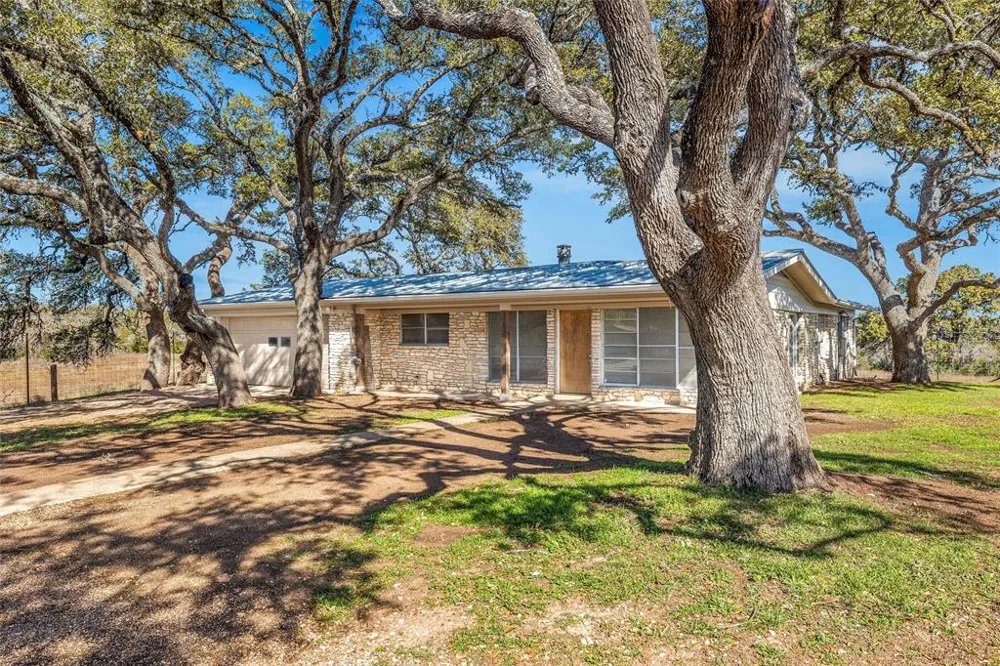 24503 Ranch Road 12 #D Dripping Springs, TX 78620