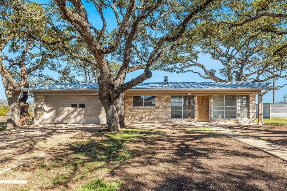 24503 Ranch Road 12 #D Dripping Springs, TX 78620