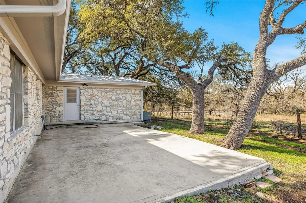 24503 Ranch Road 12 #D Dripping Springs, TX 78620