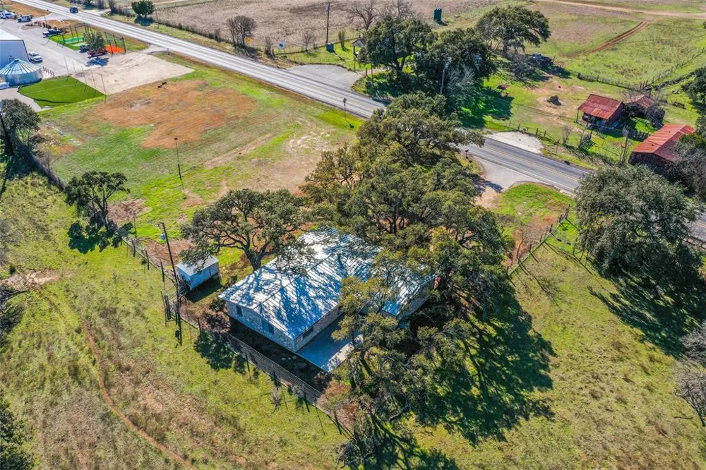 24503 Ranch Road 12 #D Dripping Springs, TX 78620