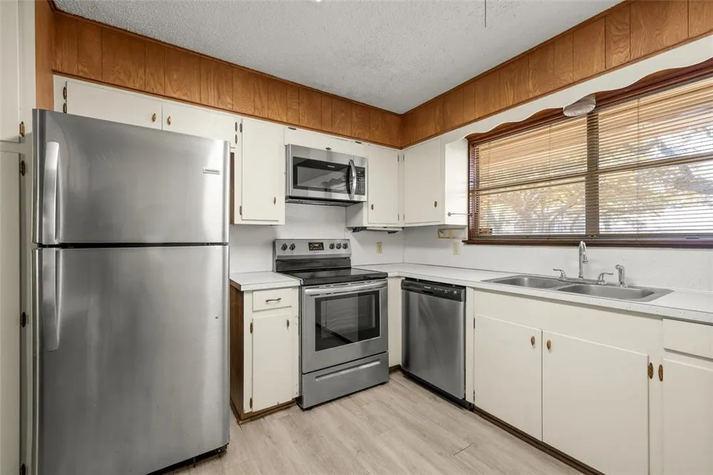 24503 Ranch Road 12 #D Dripping Springs, TX 78620