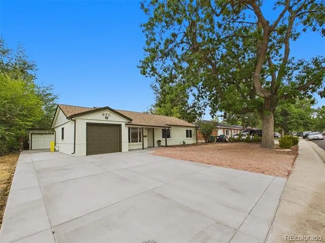 970 Scranton Street Aurora, CO 80011